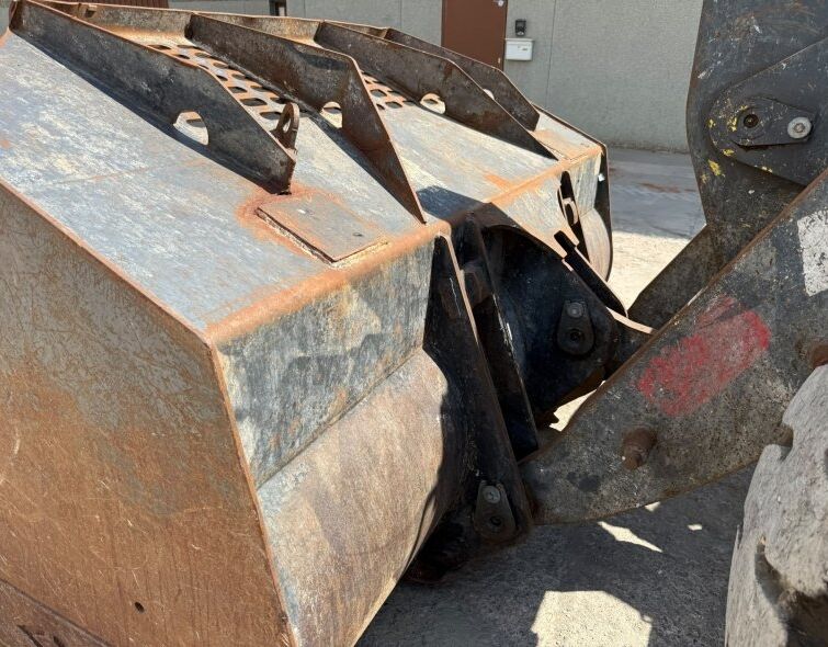 DOOSAN DL200-5 **WHEEL LOADER**